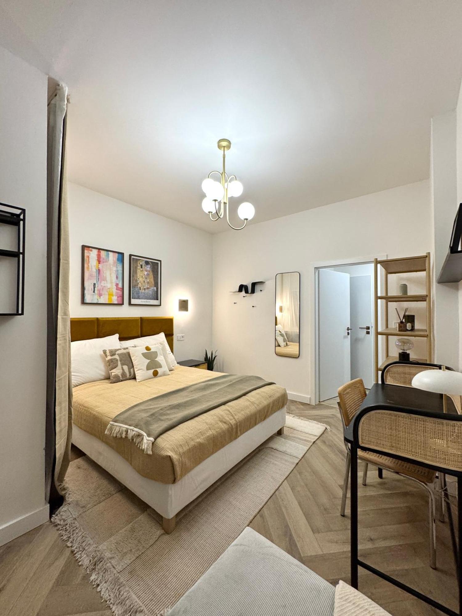 National Theatre With 2 Bathrooms Center Apartment Prag