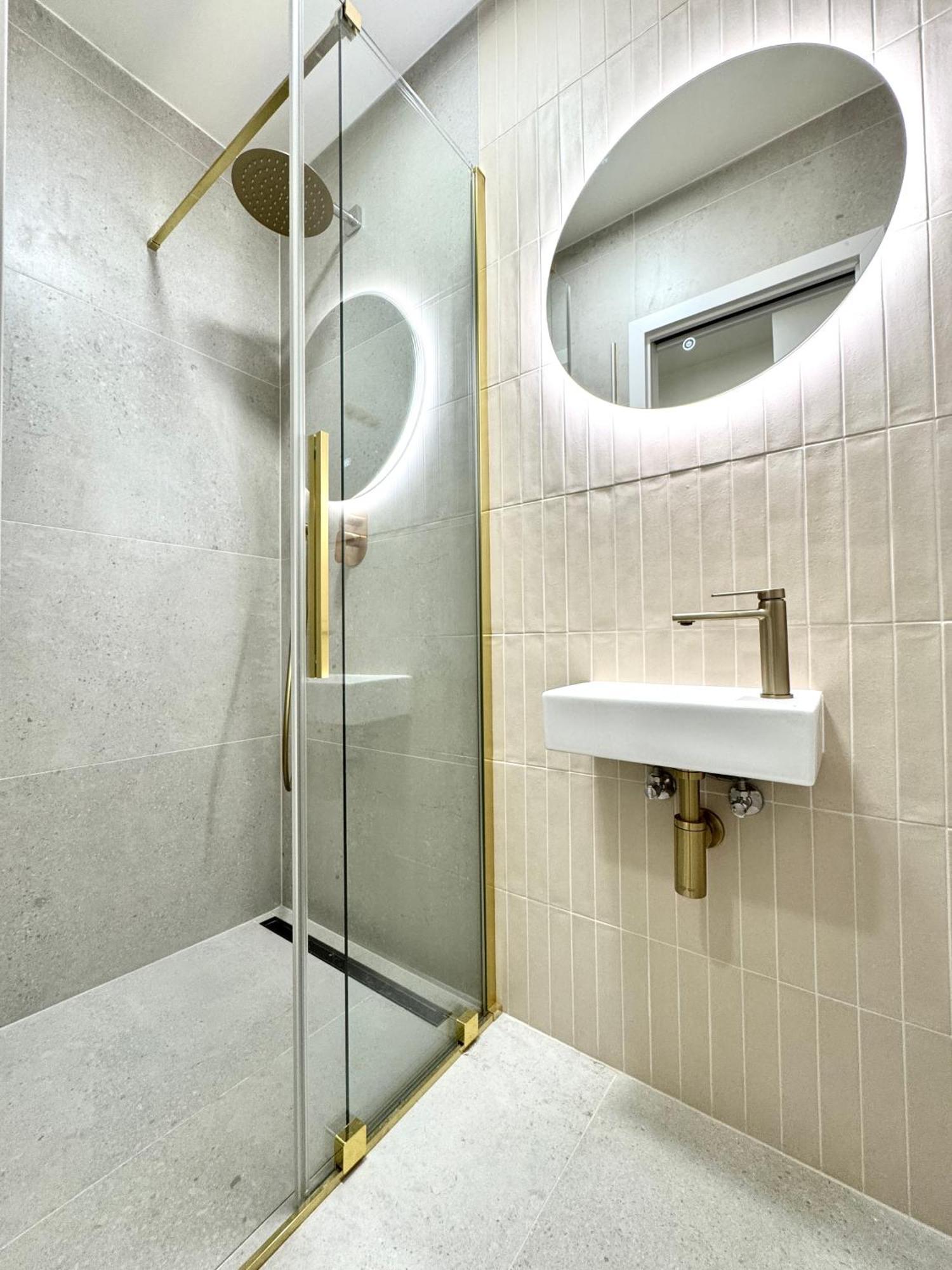 National Theatre With 2 Bathrooms Center * Prag